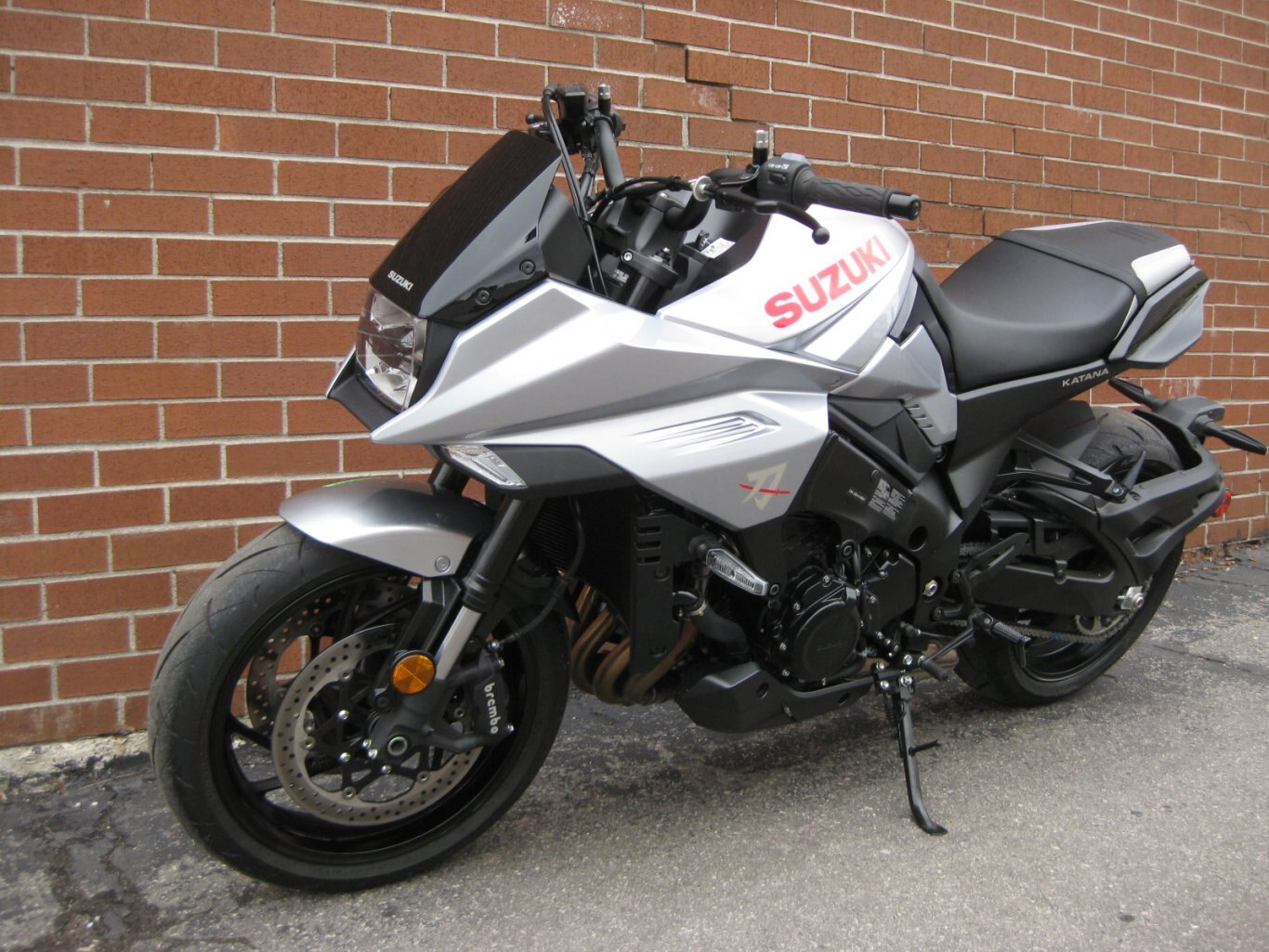 2020 Suzuki GSXS1000SMO ABS Katana SOLD CONGRATULATIONS TO THE “ROAD WARRIOR SIR DAVID!! WHETHER CUTIN THROUGH CITY GRID OR CARVIN THROUGH THE CANYONS YOU WILL HAVE SMILES FOR MANY MILES WITH THANKS FROM GARY & TEAM CYCLE WORLD!!!!
