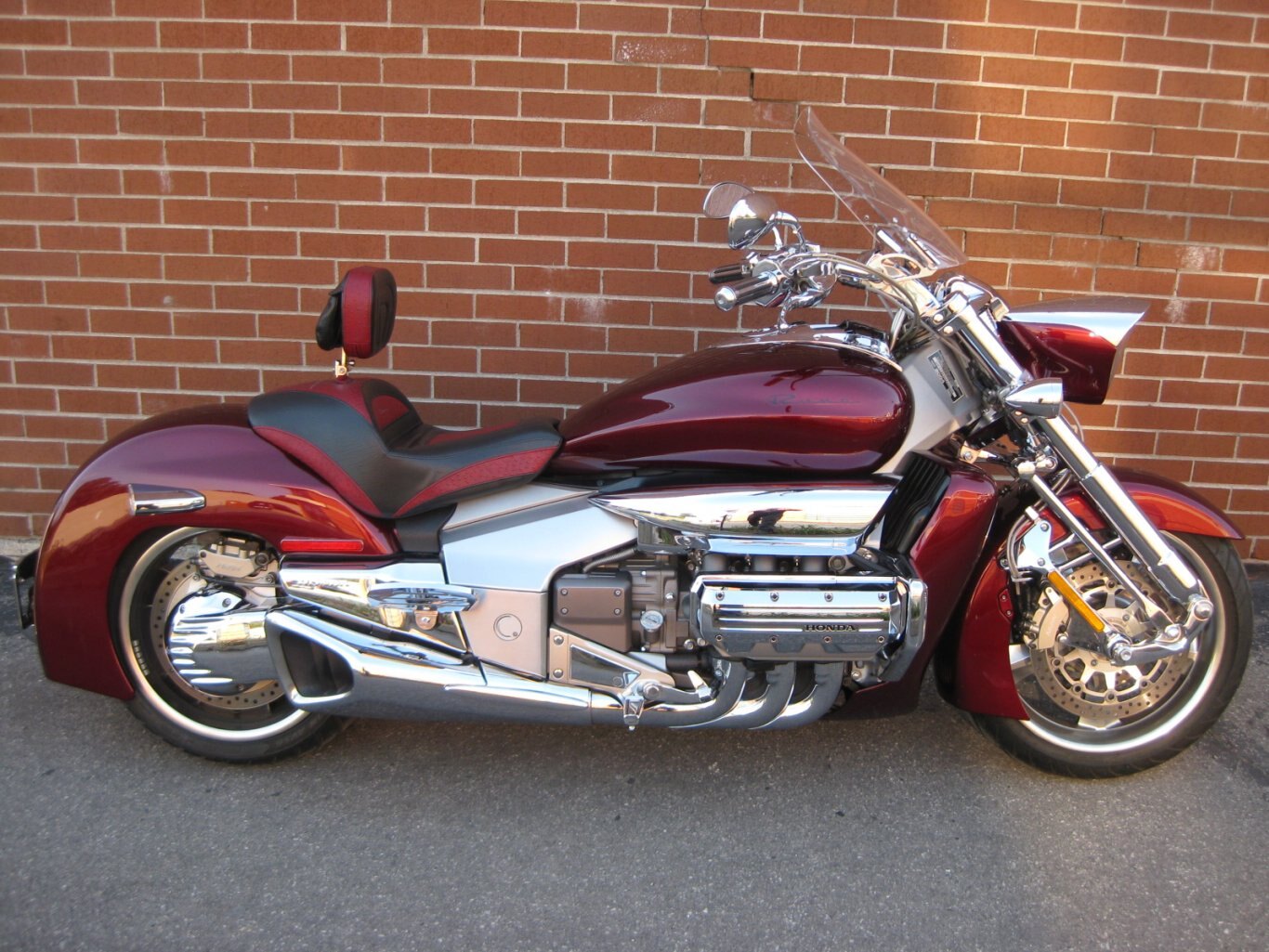 2004 NRX1800 RUNE - SOLD AND CONGRATULATIONS TO SIR “RAZ” “THE ROAD WARRIOR” !! WELCOME TO THE COMMUNITY OF MOTORCYCLING ON THIS HONDA NRX1800 VALKYRIE RUNE – RIDIN THE HIGHWAY TO THE FREEDOM ZONE - WITH THANKS FROM GARY & TEAM CYCLE WORLD!!!!