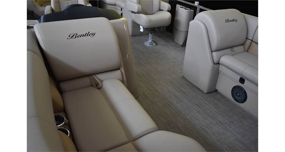 Bentley 220 Navigator