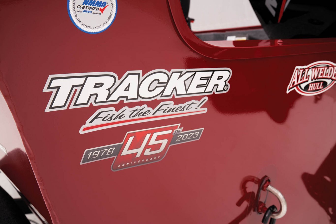 2023 Tracker PRO GUIDE V 16 SC