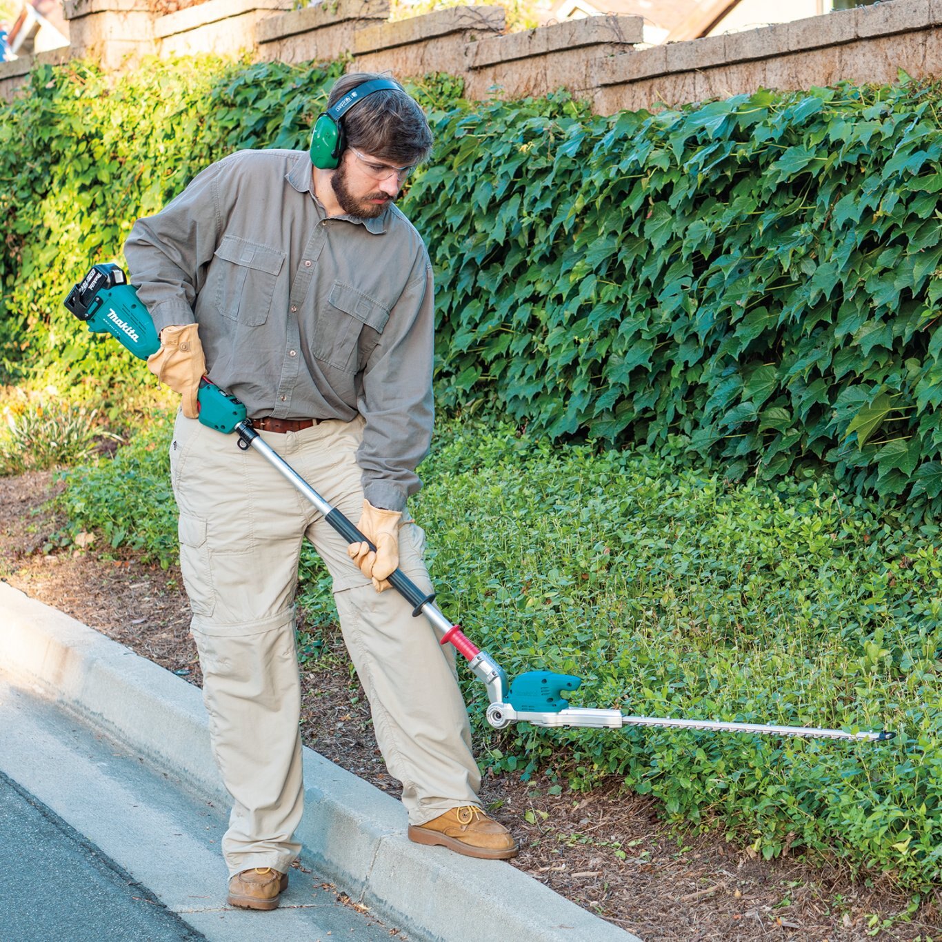 Makita 18V LXT® Lithium?Ion Brushless Cordless 20 Articulating Pole Hedge Trimmer, Tool Only