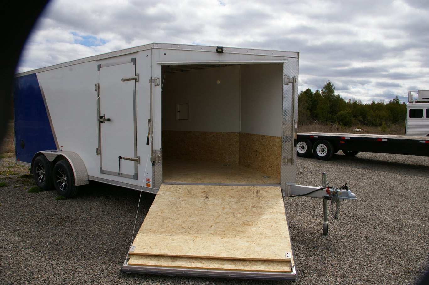 2022 USED 7X21 SNOWMOBILE TRAILER, TANDEM AXLE, 4 Sled Trailer Drive in and Drive Out, WHITE/BLUE, 7000GVWR 