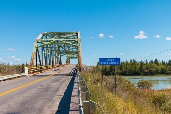 YELLOWKNIFE TO FORT SMITH RETURN