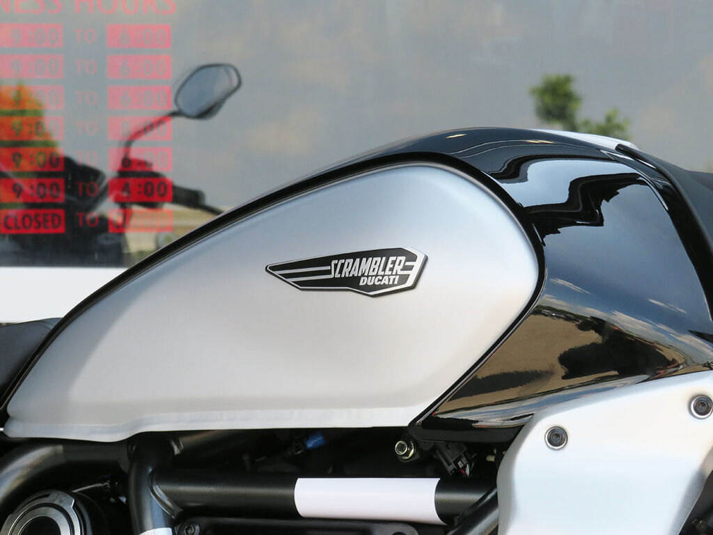 2023 Ducati Scrambler Icon Thrilling Black