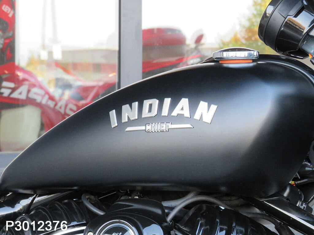 2023 Indian Motorcycle Sport Chief Black Smoke