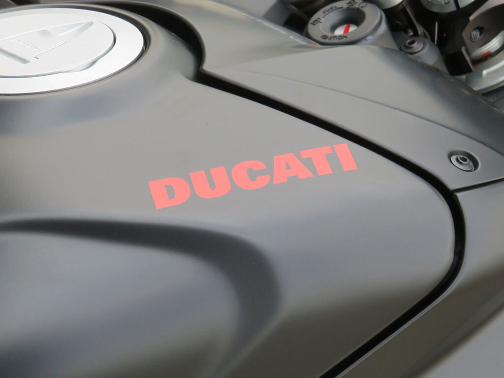 2024 Ducati Streetfighter V4 S Grey Nero