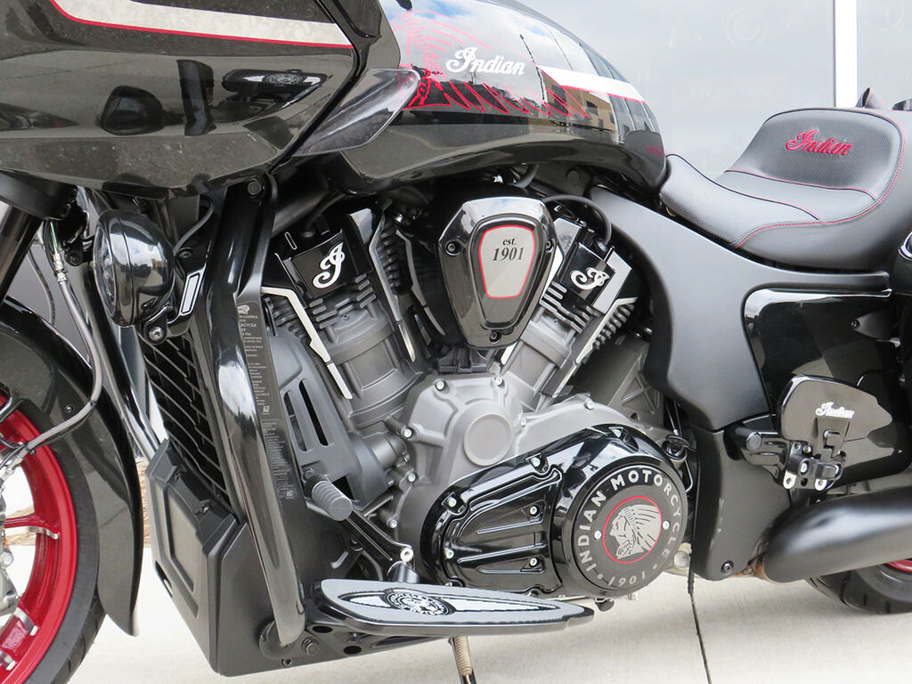 2024 Indian Motorcycle Challenger Elite Charcoal Candy/Black Candy