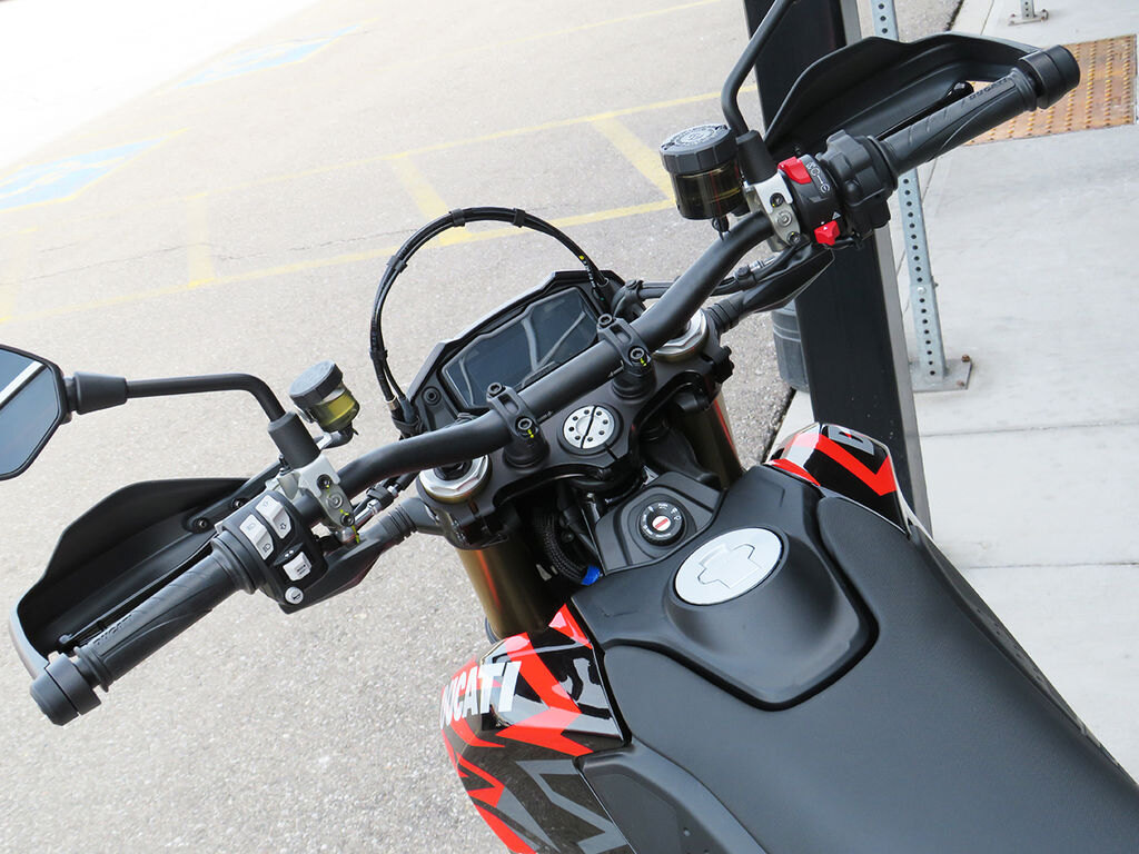 2024 Ducati Hypermotard 698 Mono RVE Graffiti