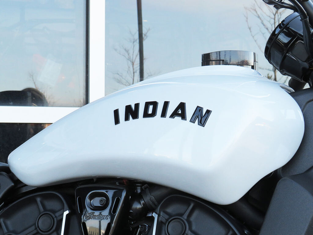 2024 Indian Motorcycle Scout Bobber Sixty ABS Ghost White Metallic