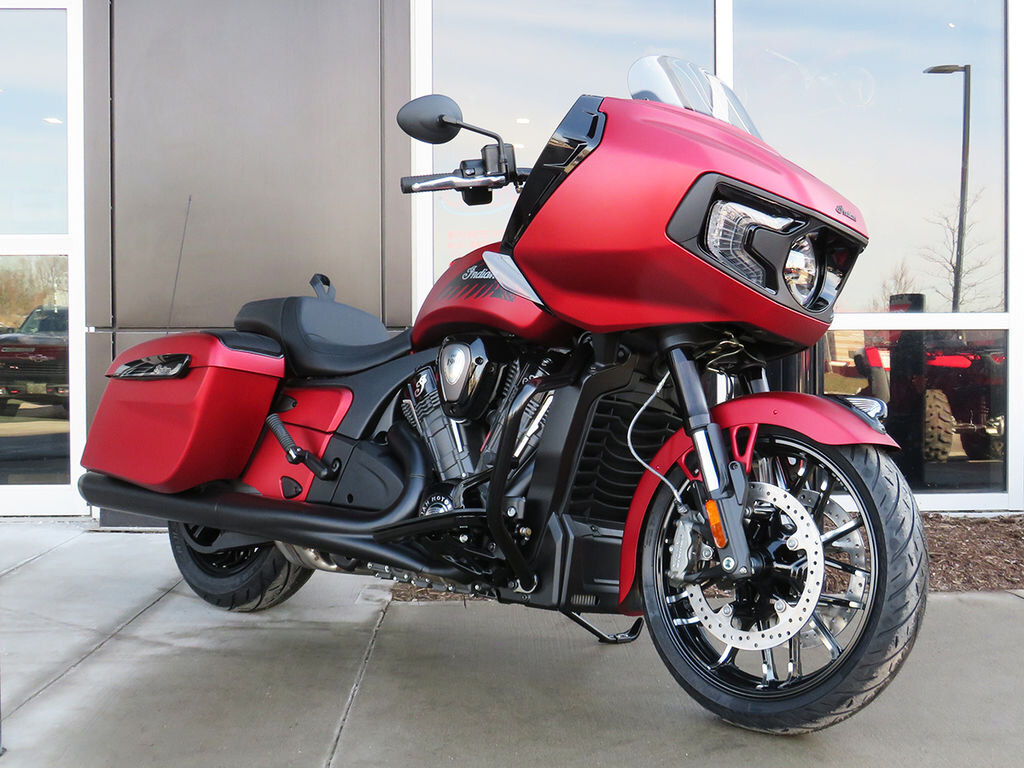 2024 Indian Motorcycle Challenger Dark Horse w/PowerBand Audio Pkg Sunset Red Smoke