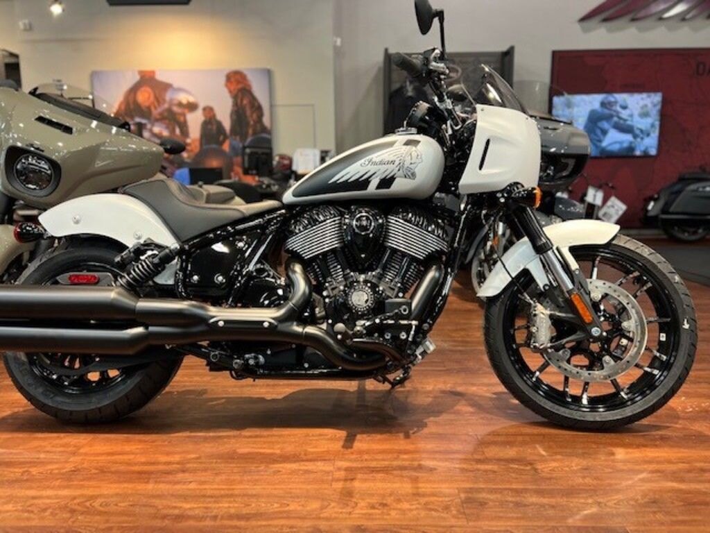 2024 Indian Motorcycle Pursuit Limited Black Metallic
