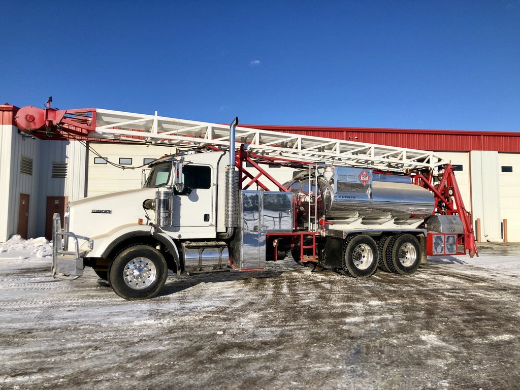 2004 Kenworth T800B T/A 49 Ft Flushby Rig