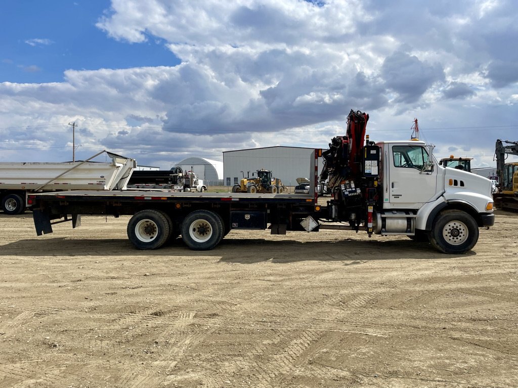 2005 Sterling LT9500 T/A Knuckle Picker Flatbed Truck