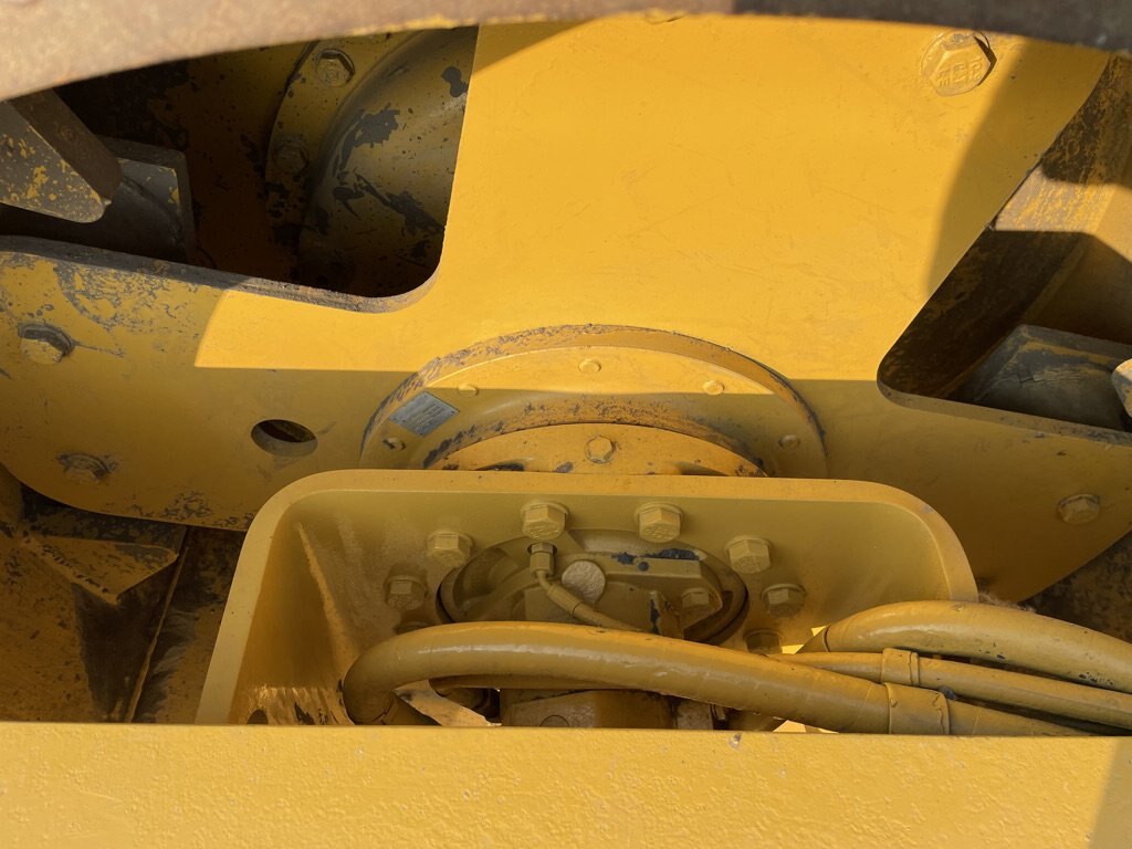 1998 Caterpillar CP 563C 84 inch Padfoot Compactor