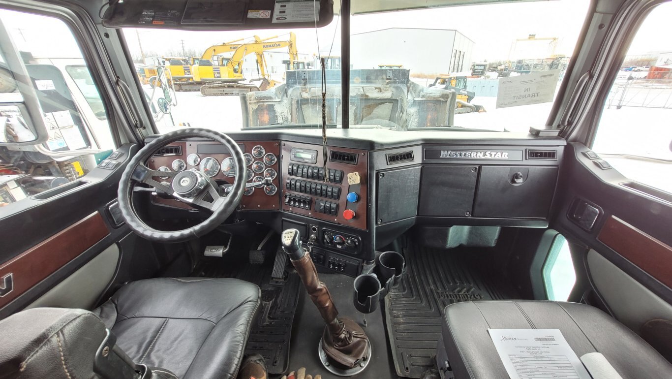 2015 Western Star 4900SA Tridrive Truck Tractor