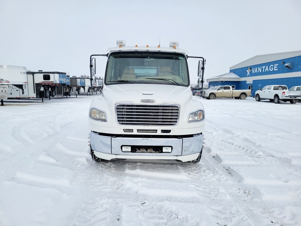 2007 Freightliner M2 106 S/A Crew Cab Truck Tractor