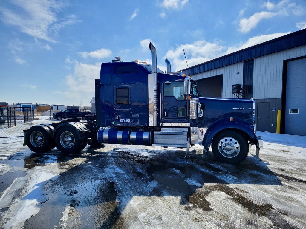 2019 Kenworth W900 Sleeper T/A Truck Tractor