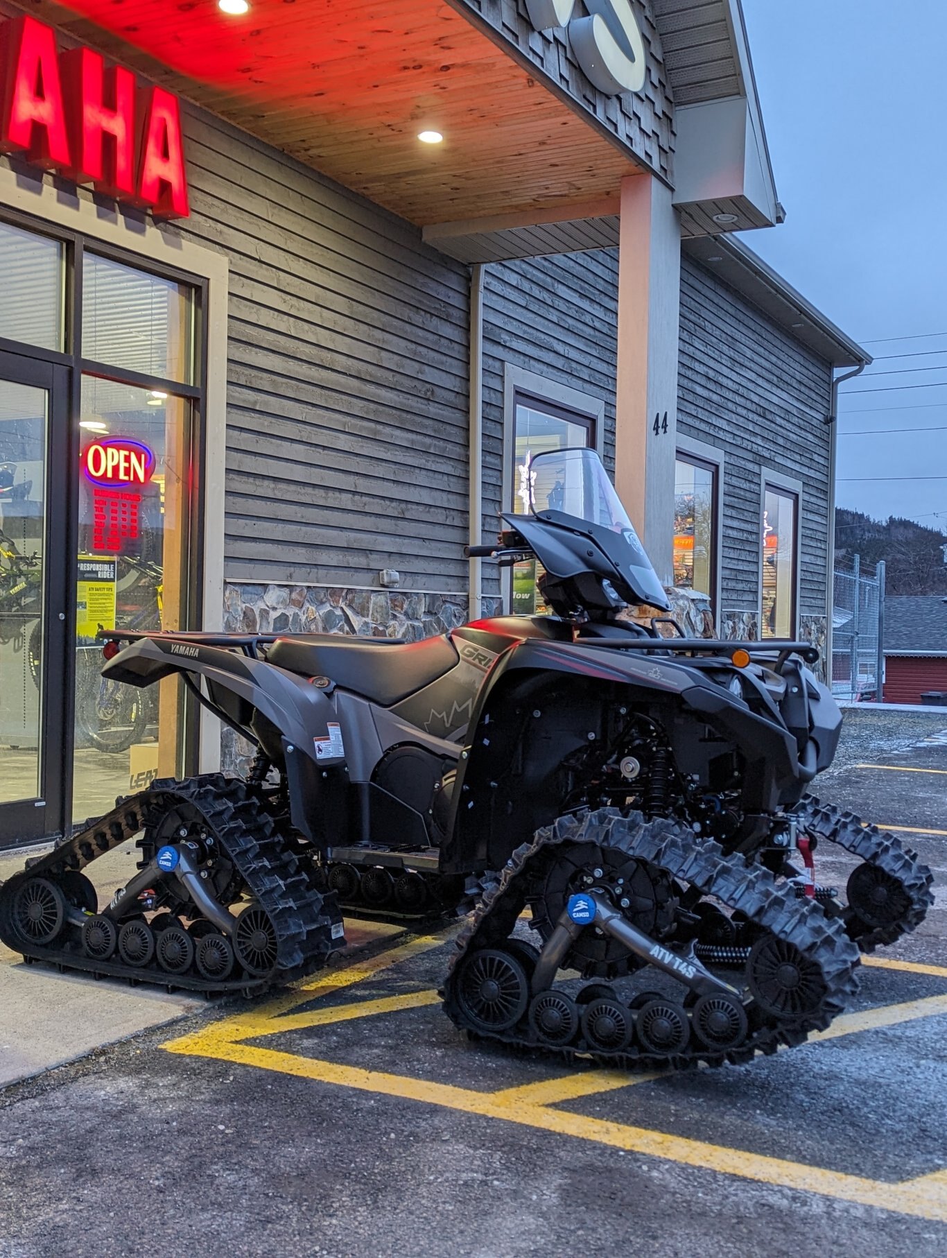 2024 Yamaha GRIZZLY EPS SE Canadian Edition With Tracks, Fairing, Hand & Thumb Warmers