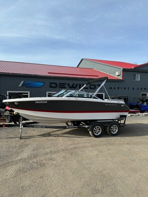 2018 Four Winns H210 - Excellent Condition & Low Hours!
