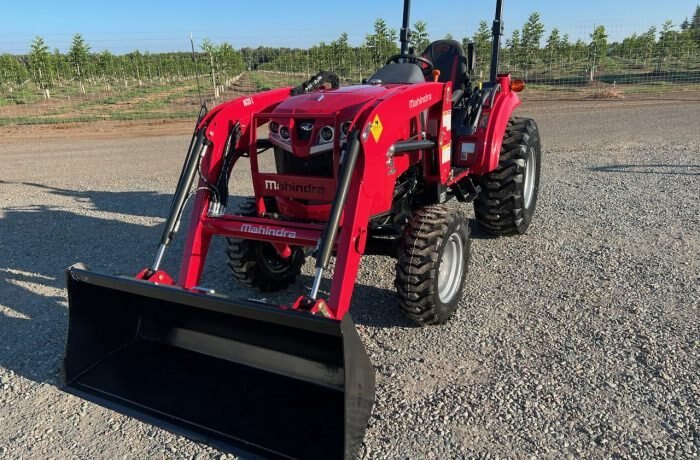 2023 Mahindra 1635 HST 4WD Tractor with Loader