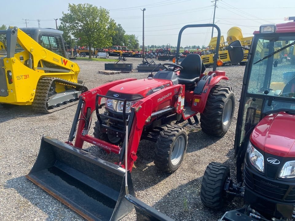 2017 Mahindra 1526 HST 4WD Tractor Compact