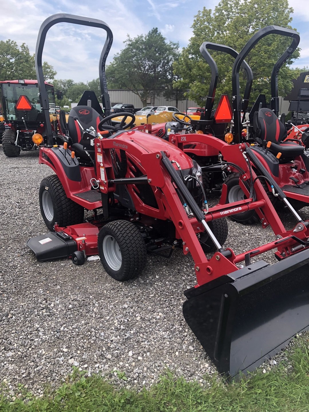 2023 Mahindra eMax 20S HST with 23L Loader & 50M Mower