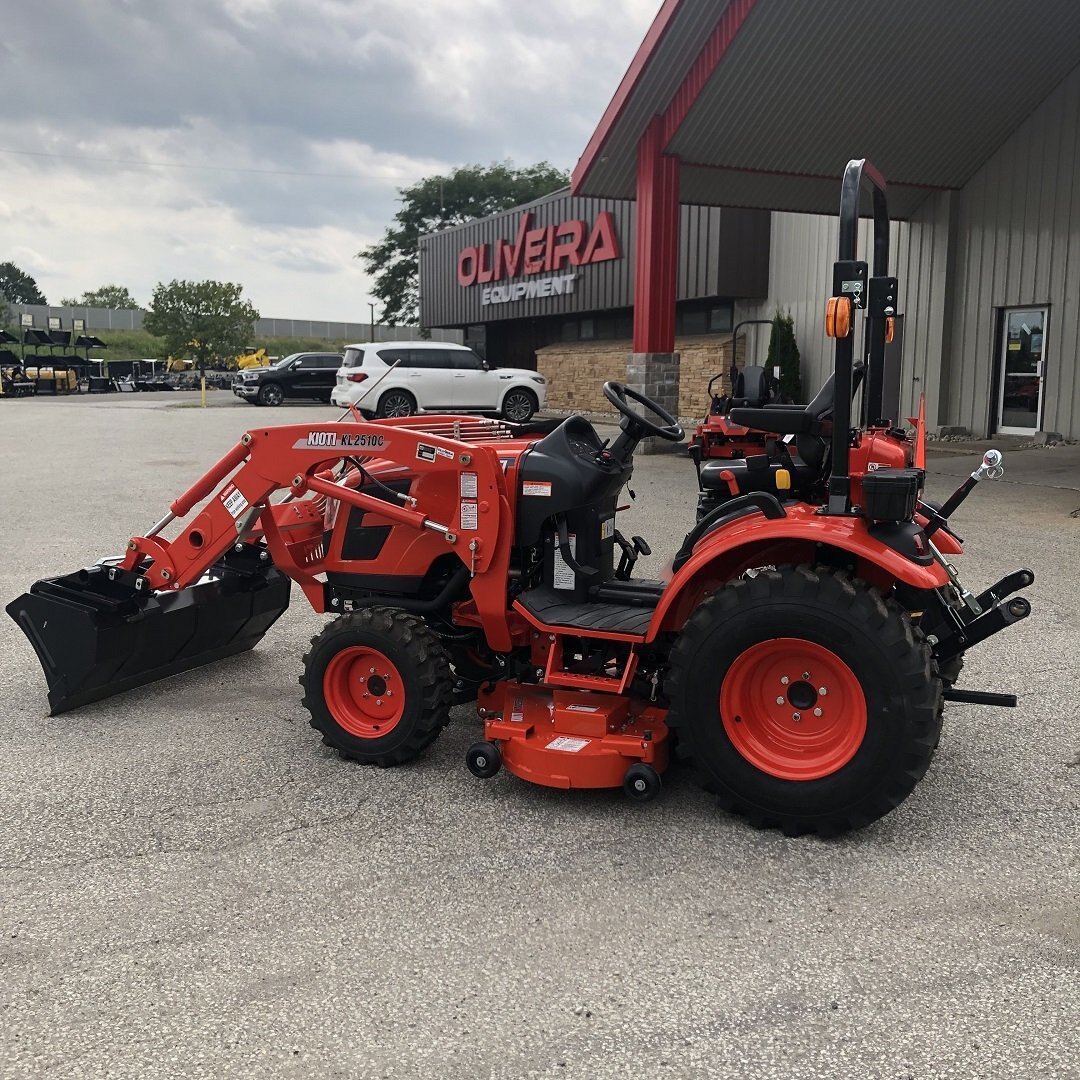 Kioti CX2510 HST Tractor Tractor CX2510