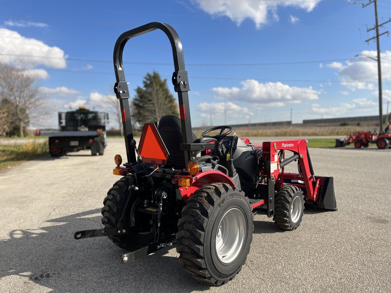 2023 Mahindra Max 26 XLT HST 4WD Tractor Compact with Loader