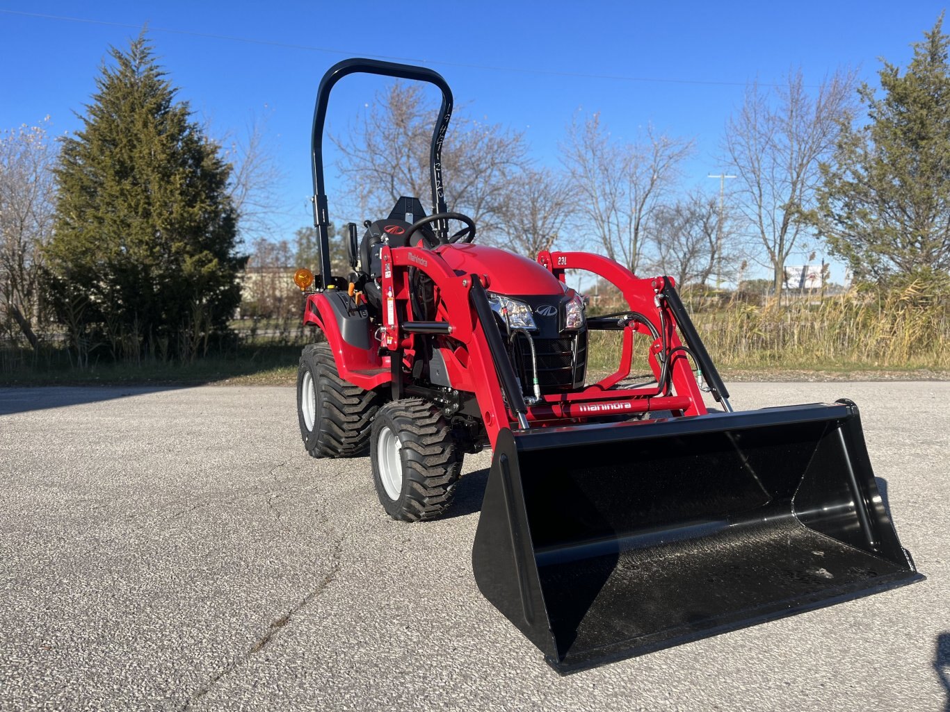 2023 Mahindra Max 26 XLT HST 4WD Tractor Compact with Loader