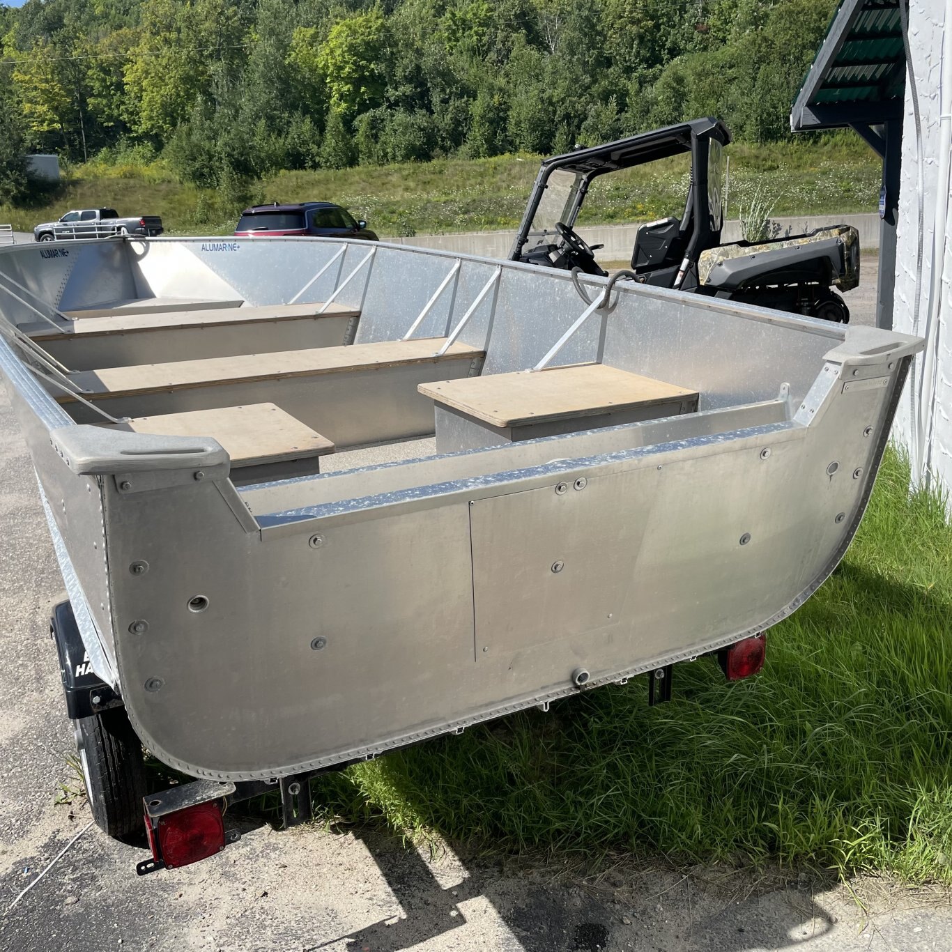 Alumarine HD 16 Commercial RSB W/Yamaha F25 Electric/Manual Start and Easy Hauler Trailer