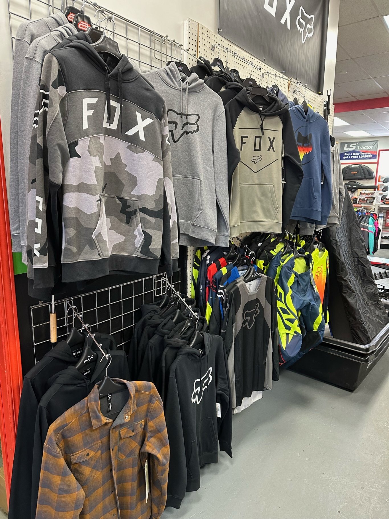 FOX CLOTHING ON SALE 20% OFF