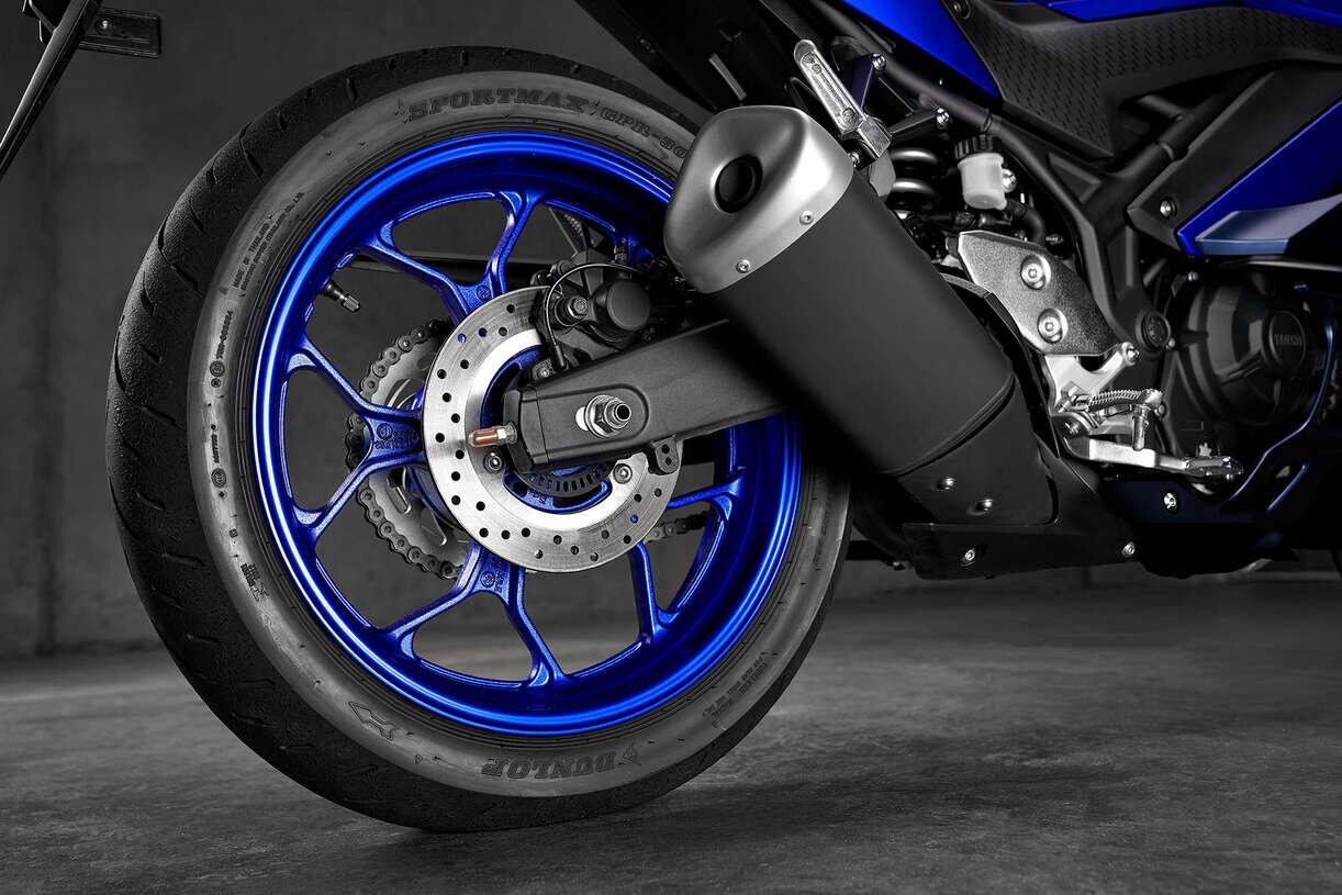 2024 Yamaha YZF R3 Team Yamaha Blue LIGHTWEIGHT FUN GREAT PRICING