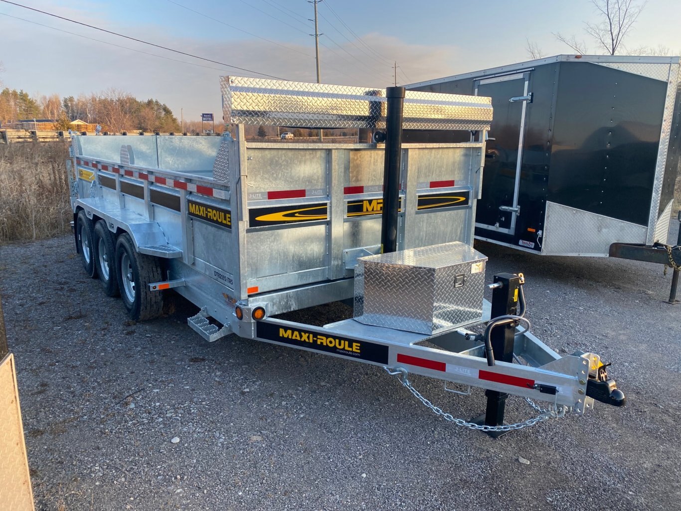 MAXIROULE 16\' Triaxle Dump Trailer 16' Triaxle Dump Trailer