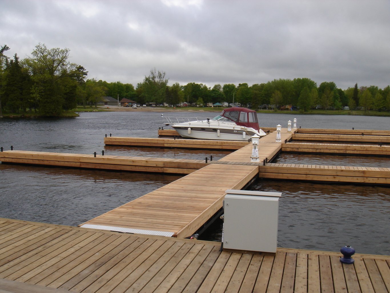 R & J Machine Steel Tube Floating & Commercial Dock Systems