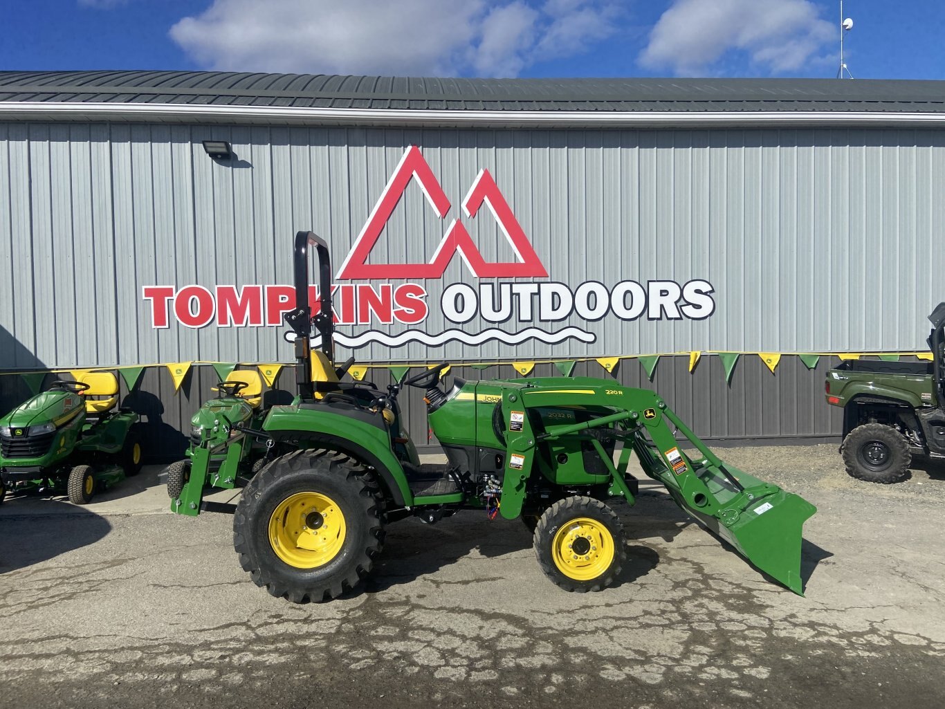 John Deere | Tompkins Outdoors| EMO, Ontario | 807-482-2833
