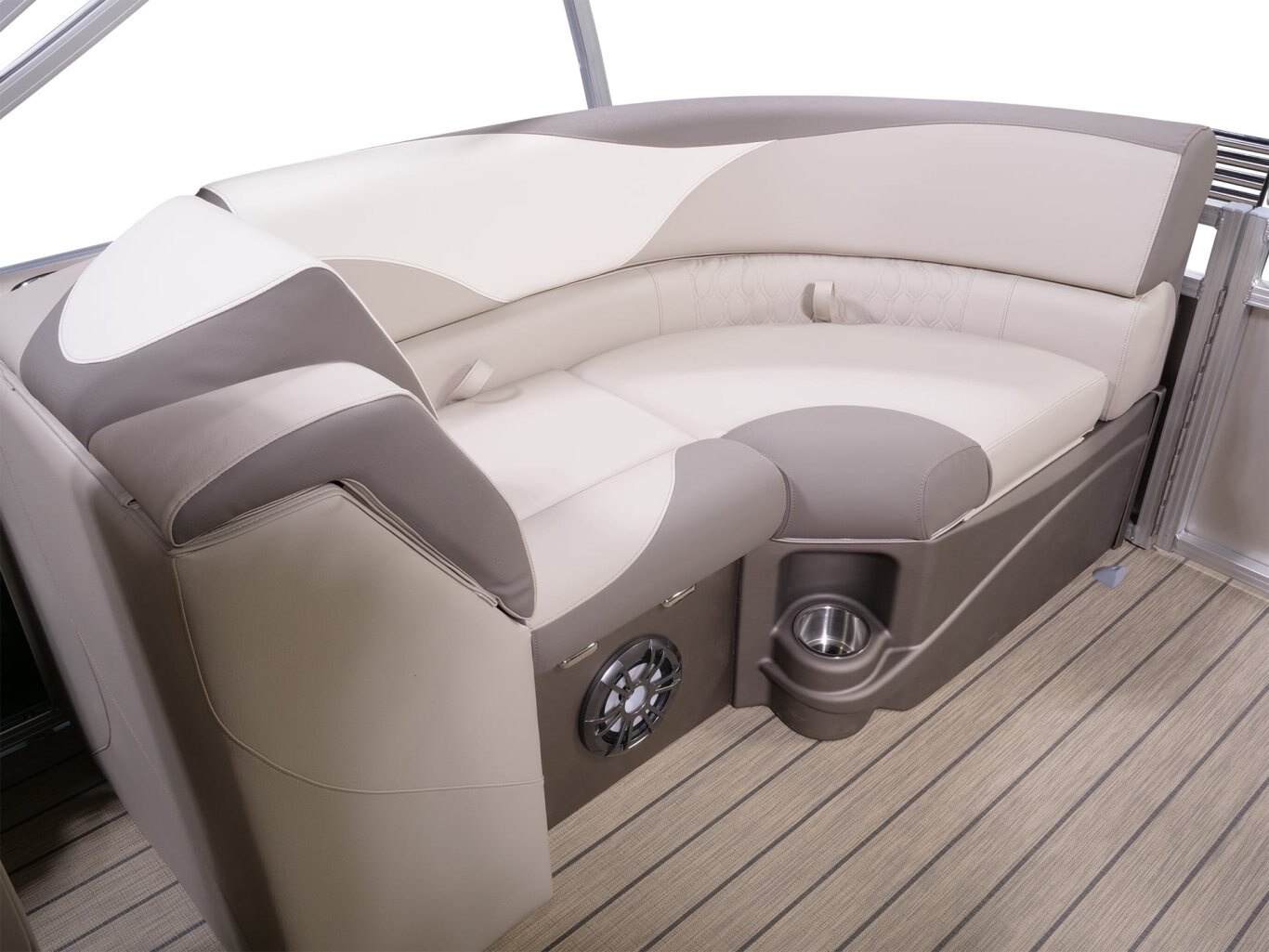 Legend Boats Q Series Lounge Sport Pro