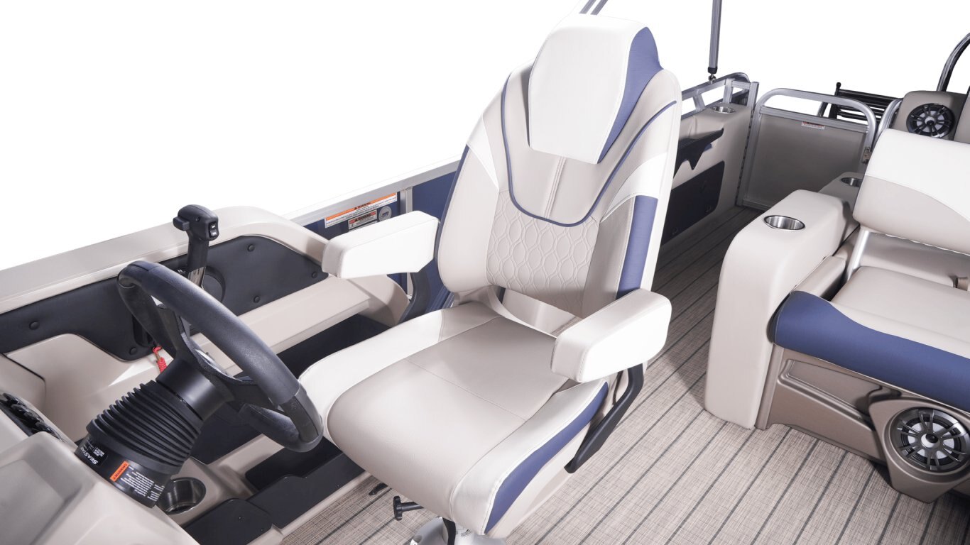 Legend Boats Q Series Dual Lounge Sport Pro