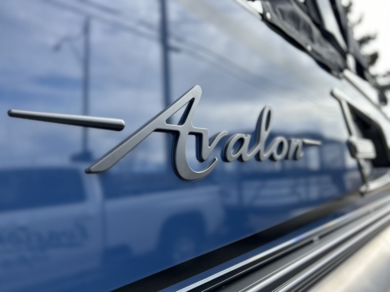 Avalon Excalibur Quad Lounge Pare-brise 25 PI 2023