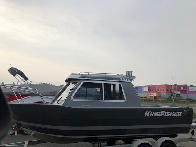 2024 Kingfisher 2225 Escape HT W/F250XCB & T9.9XPB