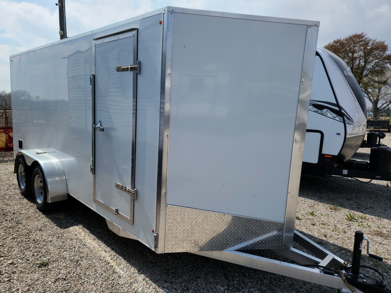 2024 Tow-Tek Trailers 7x21 Drive in/Drive out aluminum enclosed